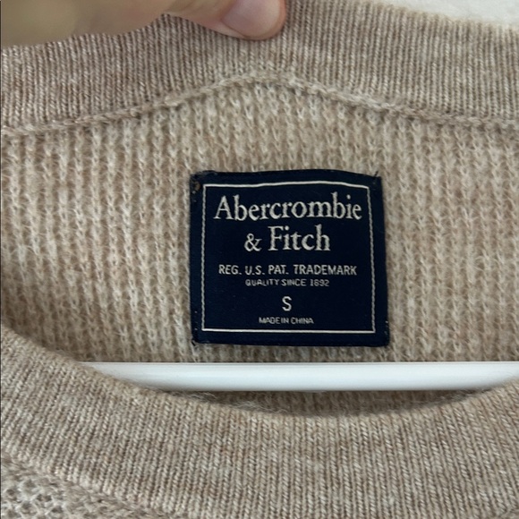 Abercrombie & Fitch Tan Crew Neck Sweater - Picture 2 of 5
